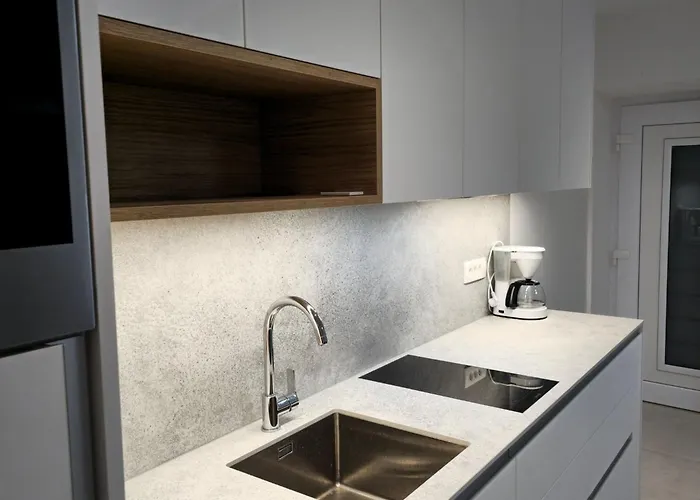 Portoroz With Sea View And Hot-tub - One Bedroom With Sea View And Terrace Apartman